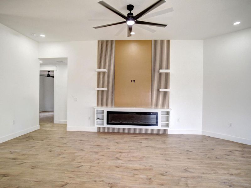 Spacious, unfurnished interior of a new home in , Bastrop (Image 16).