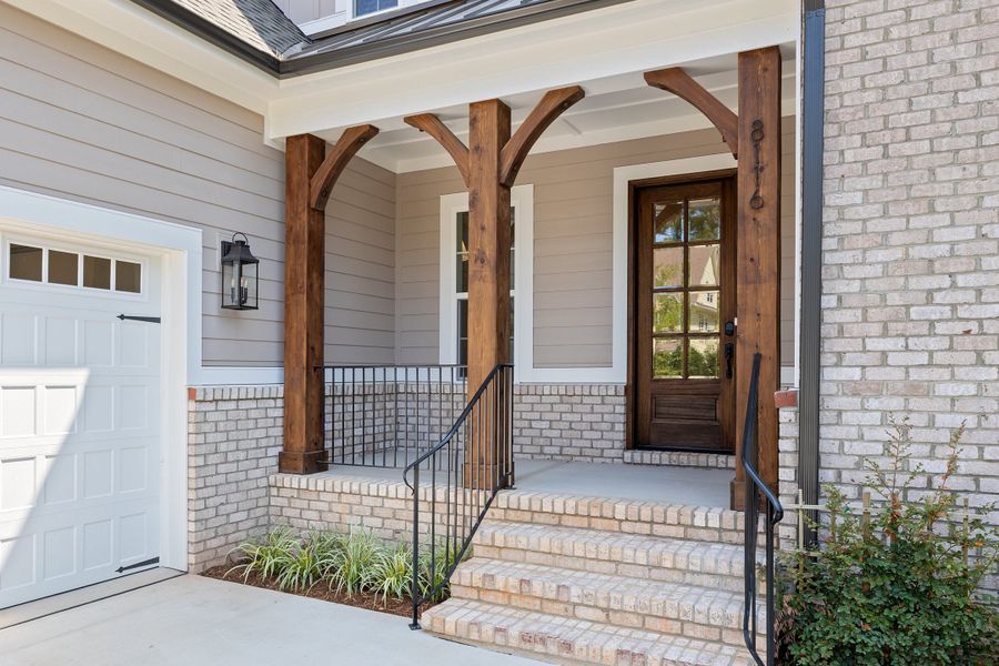 Representative exterior details of a home built from the The Emerson by RobuckHomes in Stonehenge, Raleigh (Image 51).