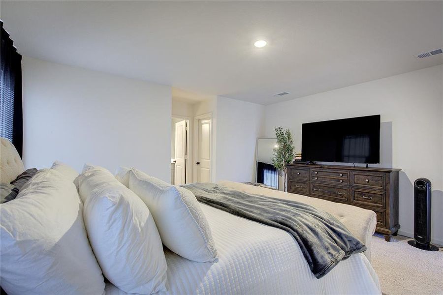 Furnished interior view inside a new home in Gateway Parks, Heath (Image 19). Furnished interior view inside a new home in Gateway Parks, Heath (Image 19).