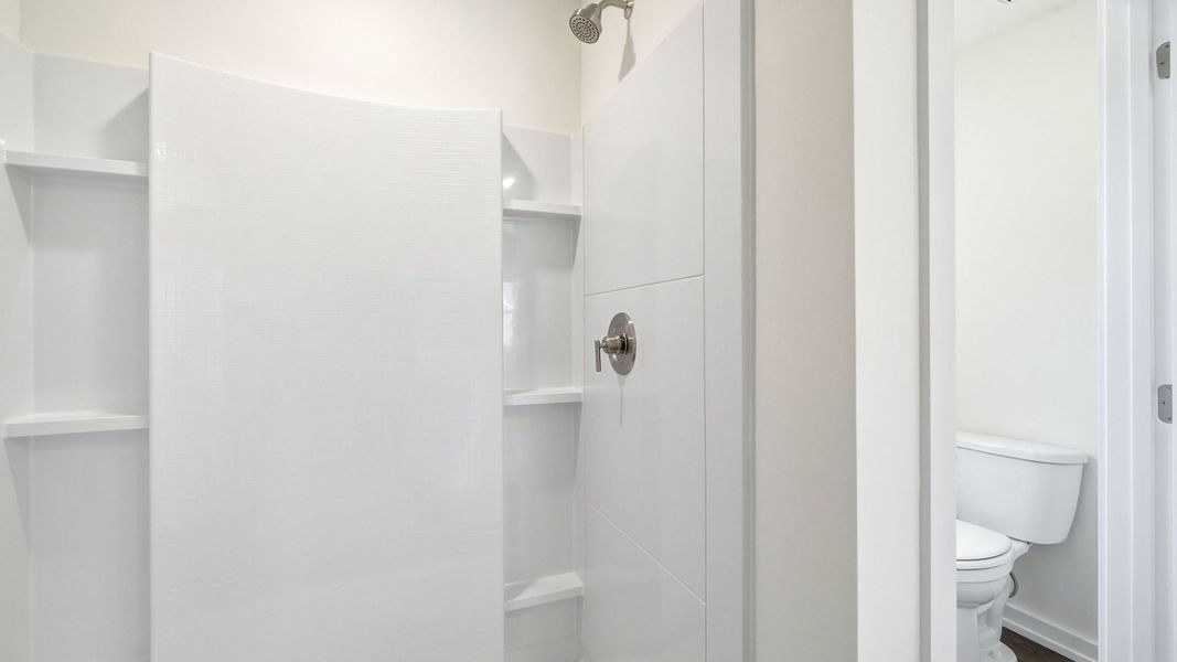 Close-up of interior finishes inside a home in Oak Hill, Vonore (Image 11).