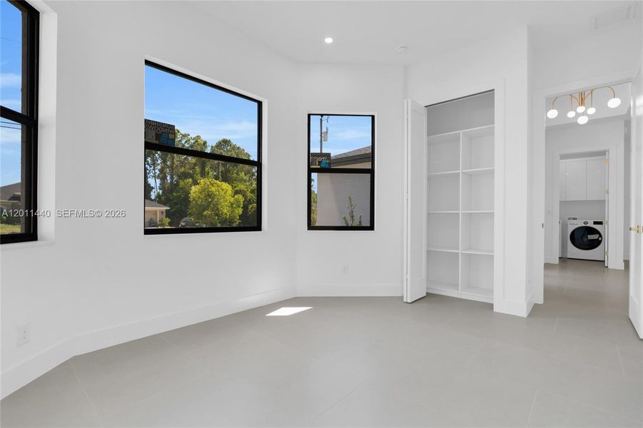 Spacious, unfurnished interior of a new home in , Lehigh Acres (Image 20).