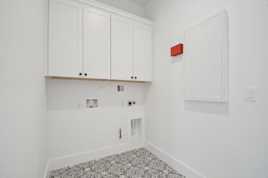 Spacious, unfurnished interior of a new home in Milky Way at River Place, Austin (Image 34).