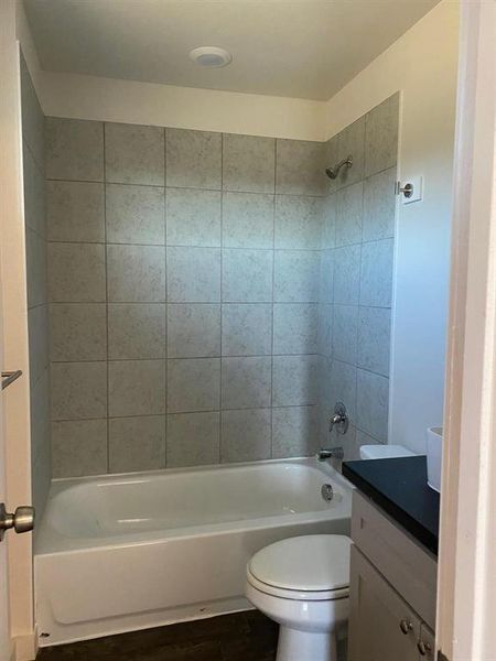 Furnished interior view inside a new home in , Bridgeport (Image 7).