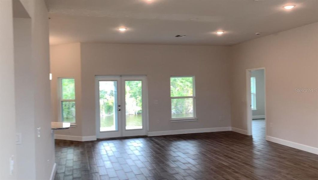 Spacious, unfurnished interior of a new home in South Gulf Cove, Port Charlotte (Image 28).
