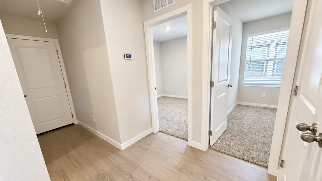 Spacious, unfurnished interior of a new home in Waldron Estates, Corpus Christi (Image 13).