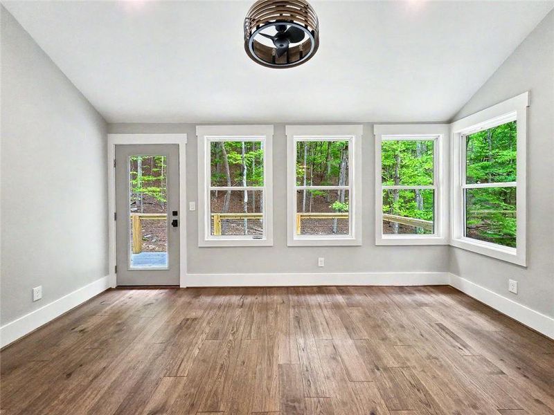 Spacious, unfurnished interior of a new home in , Waleska (Image 14).