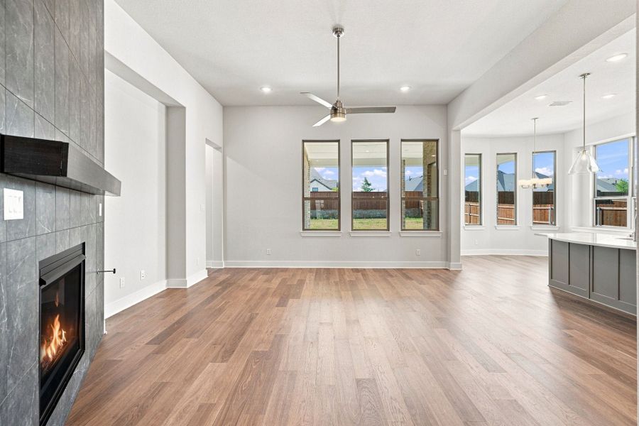 4br New Home in Waxahachie, TX.  - Slide 19