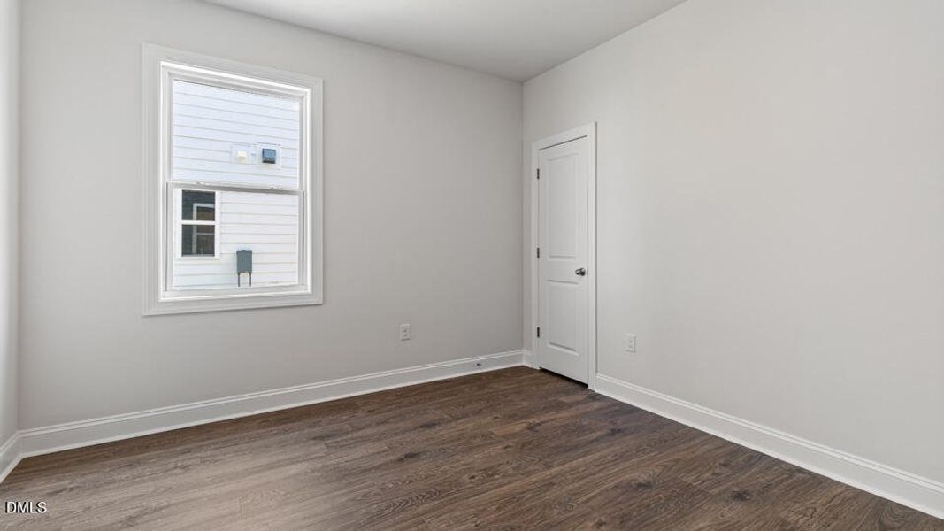 lot-218-sophie-f-508-lemon-daisy-ln-knig