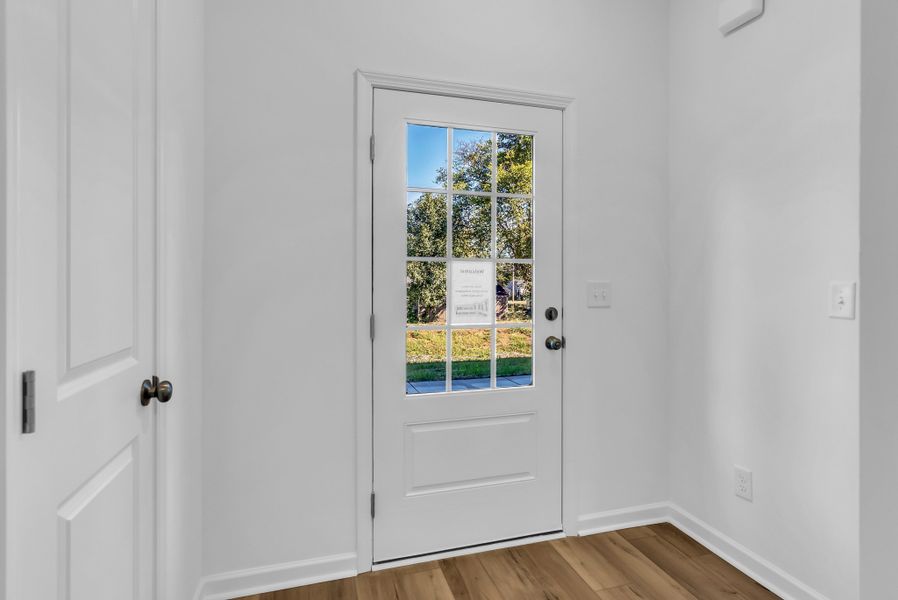 Spacious, unfurnished interior of a new home in Sweetbriar Place, Lebanon (Image 15).