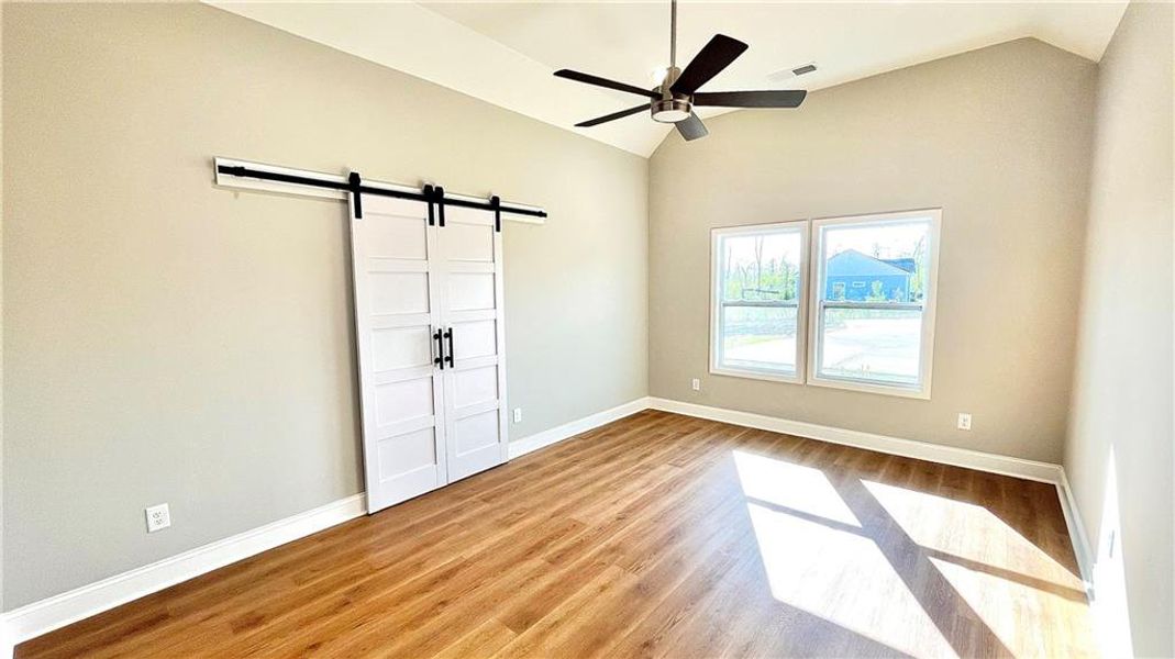 Spacious, unfurnished interior of a new home in , Griffin (Image 24).