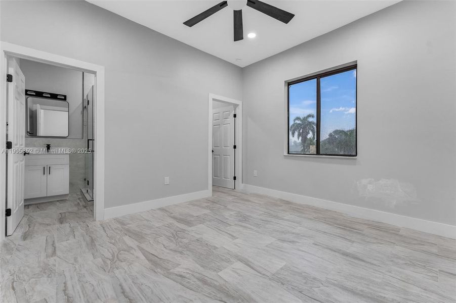 Spacious, unfurnished interior of a new home in , Miami (Image 65).