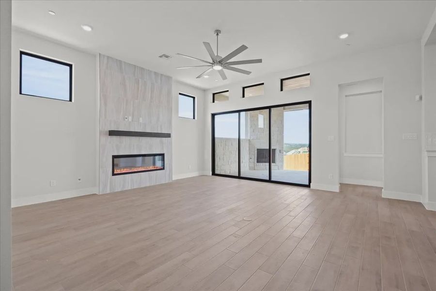 Spacious, unfurnished interior of a new home in Sweetwater, Austin (Image 9).