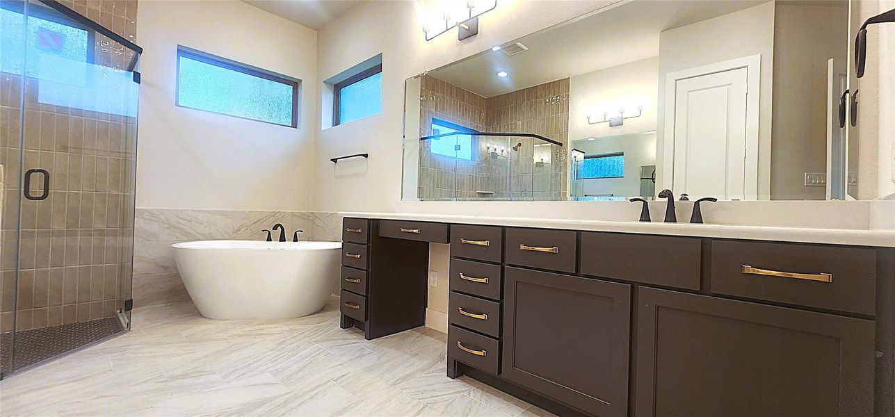 Furnished interior view inside a new home in Stewart’s Forest, Conroe (Image 9). Furnished interior view inside a new home in Stewart’s Forest, Conroe (Image 9).