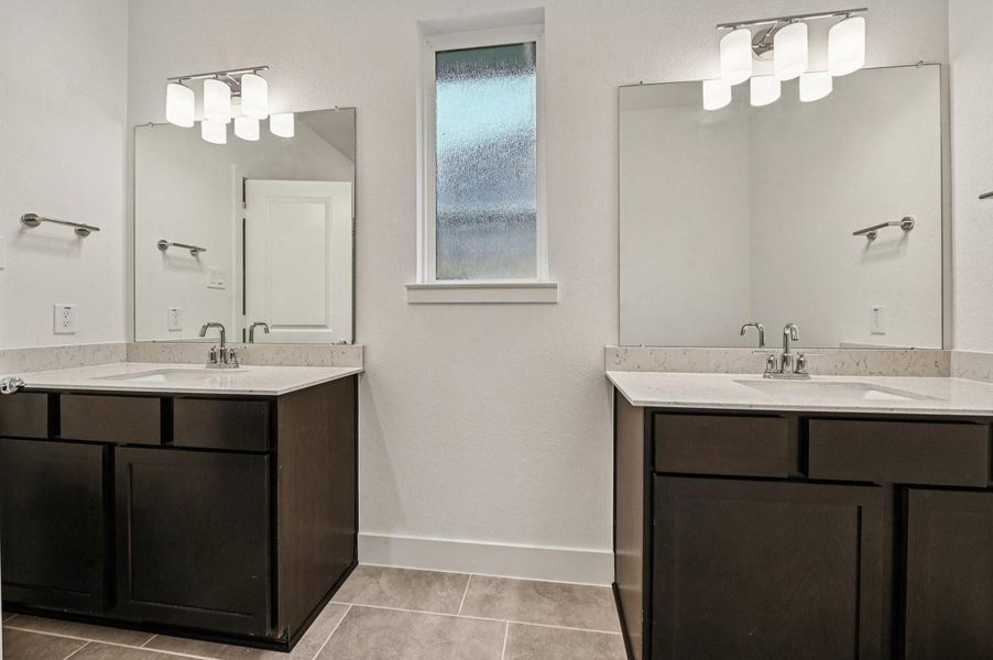 29543 Pondview Primary Bath