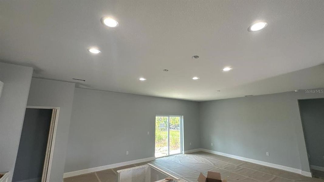 Spacious, unfurnished interior of a new home in , Port Charlotte (Image 17).