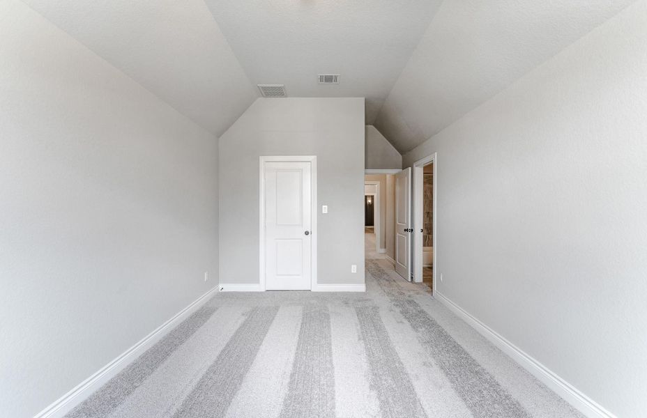Spacious, unfurnished interior of a new home in Bridgeland 60′, Cypress (Image 38).