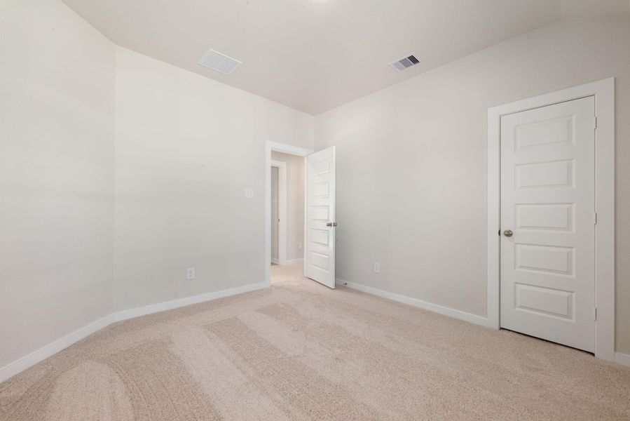 Spacious, unfurnished interior of a new home in Lexington Heights, Willis (Image 33).