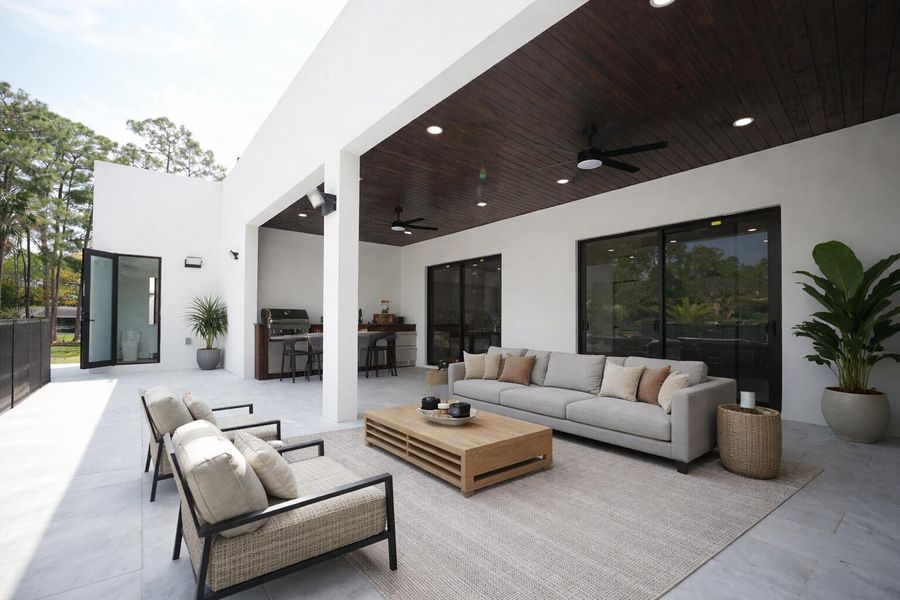 6F12E96A-291D-44AA-8DB0-BE7CE6D85246