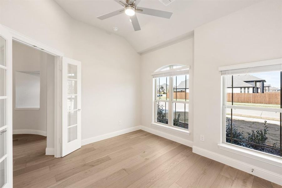 Spacious, unfurnished interior of a new home in Triple Diamond Ranch, Mansfield (Image 29).