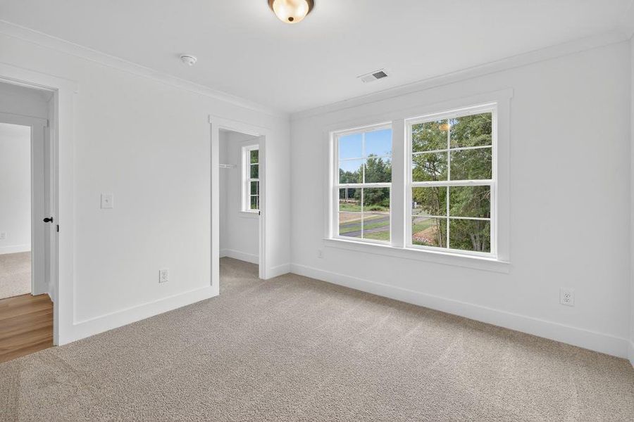 Spacious, unfurnished interior of a new home in Magnolia Ridge, Monroe (Image 32).