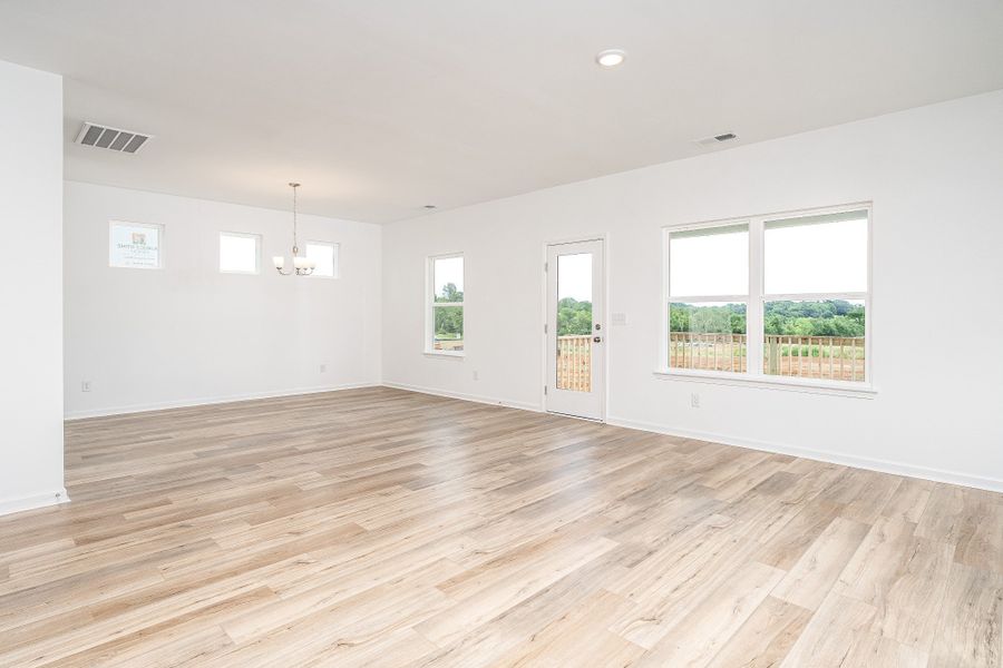 Spacious, unfurnished interior of a new home in Ridgewood, Shelbyville (Image 25).
