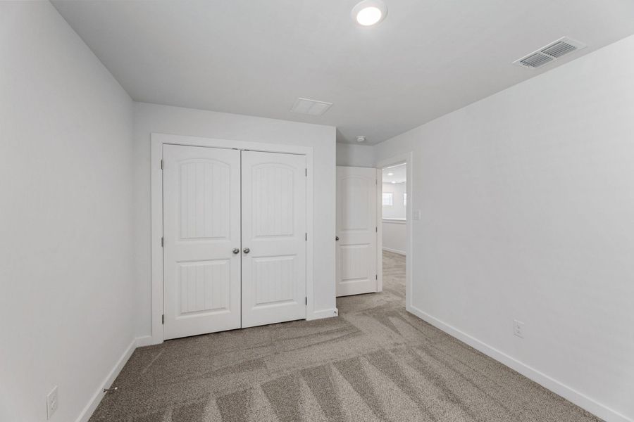 Spacious, unfurnished interior of a new home in Highland Ridge, New Braunfels (Image 41).