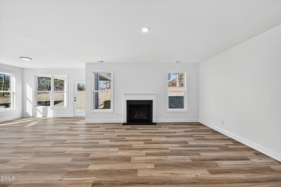 10 -122 w fountainhead lane, interior