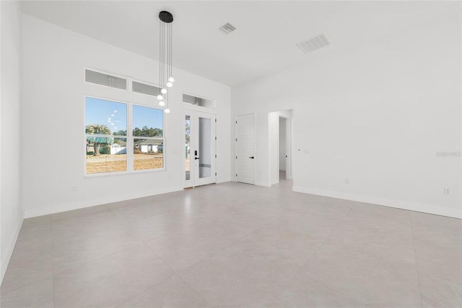 Spacious, unfurnished interior of a new home in , Ocala (Image 34).