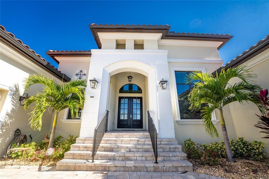 Exterior details and patio area of a home in , Port Charlotte (Image 39).