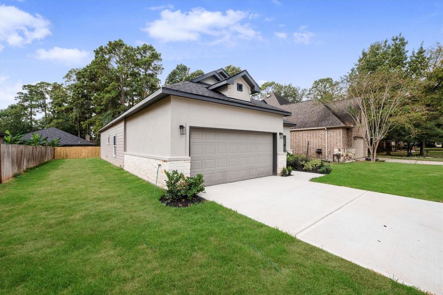 Front exterior of a new home in , Montgomery, TX, highlighting curb appeal (Image 27). Front exterior of a new home in , Montgomery, TX, highlighting curb appeal (Image 27).