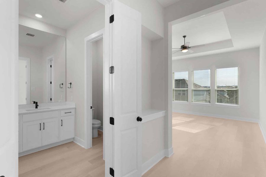 Spacious, unfurnished interior of a new home in Lariat, Liberty Hill (Image 14).