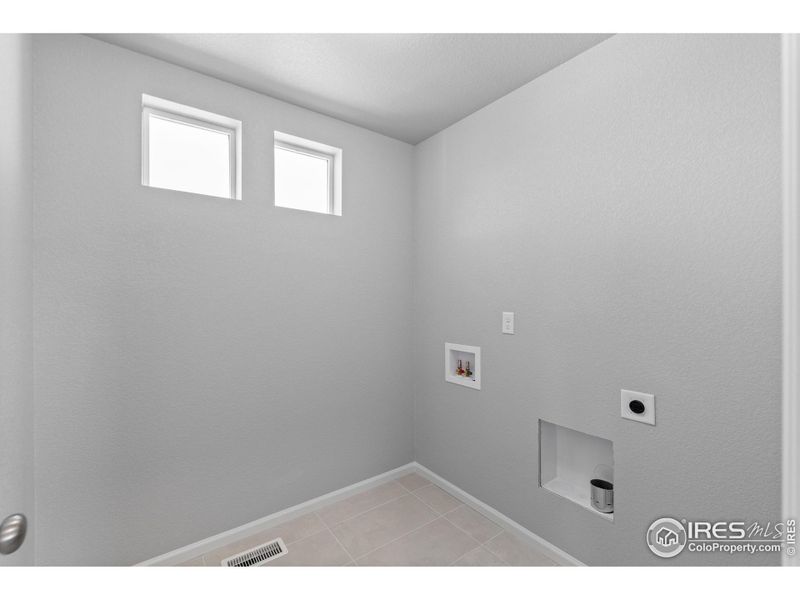 Spacious, unfurnished interior of a new home in Thompson River Ranch, Johnstown (Image 20). Spacious, unfurnished interior of a new home in Thompson River Ranch, Johnstown (Image 20).