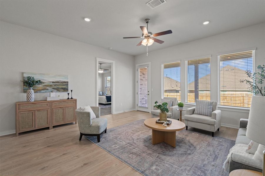 Furnished interior view inside a new home in Rosenbusch Ranch, Leander (Image 8). Furnished interior view inside a new home in Rosenbusch Ranch, Leander (Image 8).