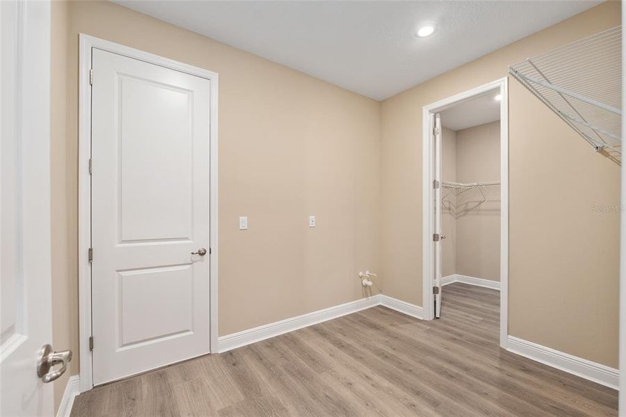 Spacious, unfurnished interior of a new home in , Ocala (Image 23).