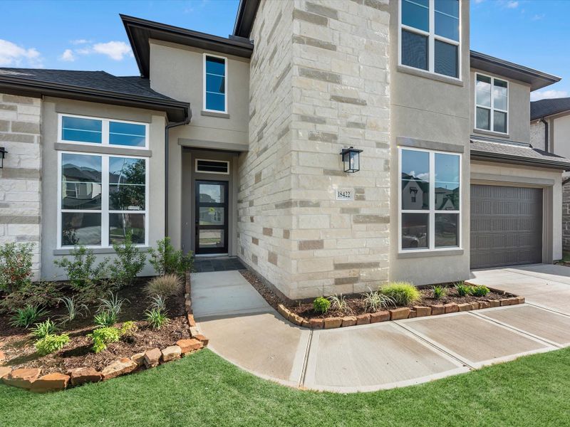 Exterior details and patio area of a home in Trillium, Richmond (Image 3).