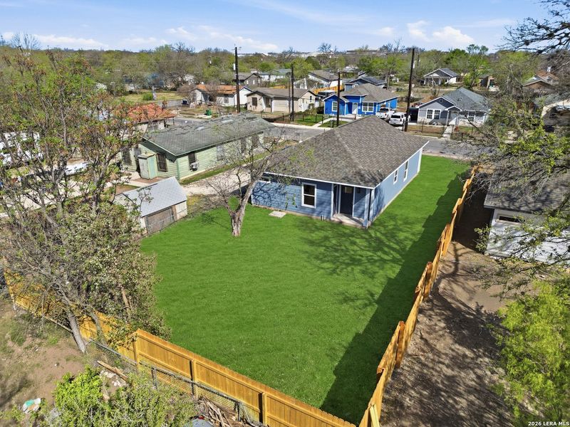 Exterior details and patio area of a home in , San Antonio (Image 20).