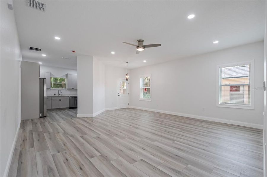 Spacious, unfurnished interior of a new home in , Daytona Beach (Image 21).