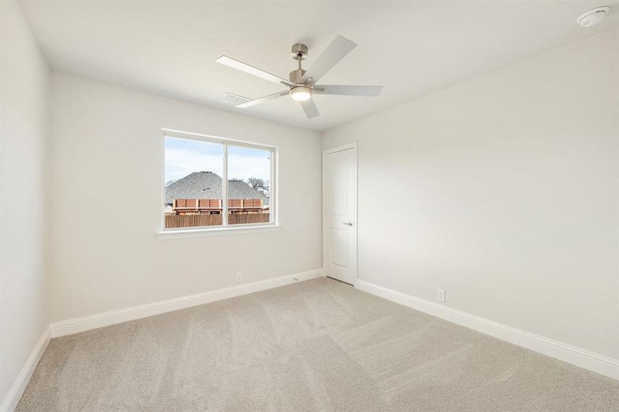 Spacious, unfurnished interior of a new home in El Dorado, Granbury (Image 27).