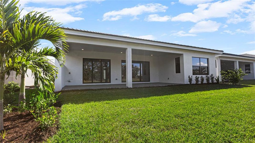 Exterior details and patio area of a home in Cresswind Lakewood Ranch, Lakewood Ranch (Image 21).