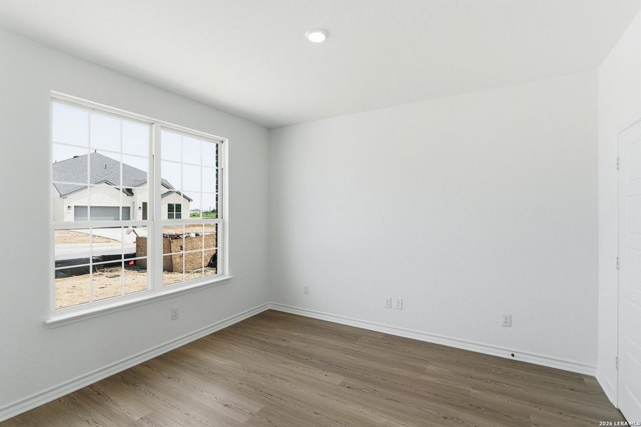 Spacious, unfurnished interior of a new home in Nopal Valley, San Antonio (Image 38).