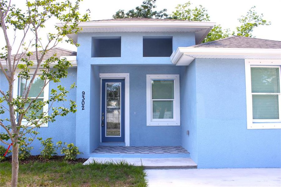 Exterior details and patio area of a home in , Tampa (Image 24).
