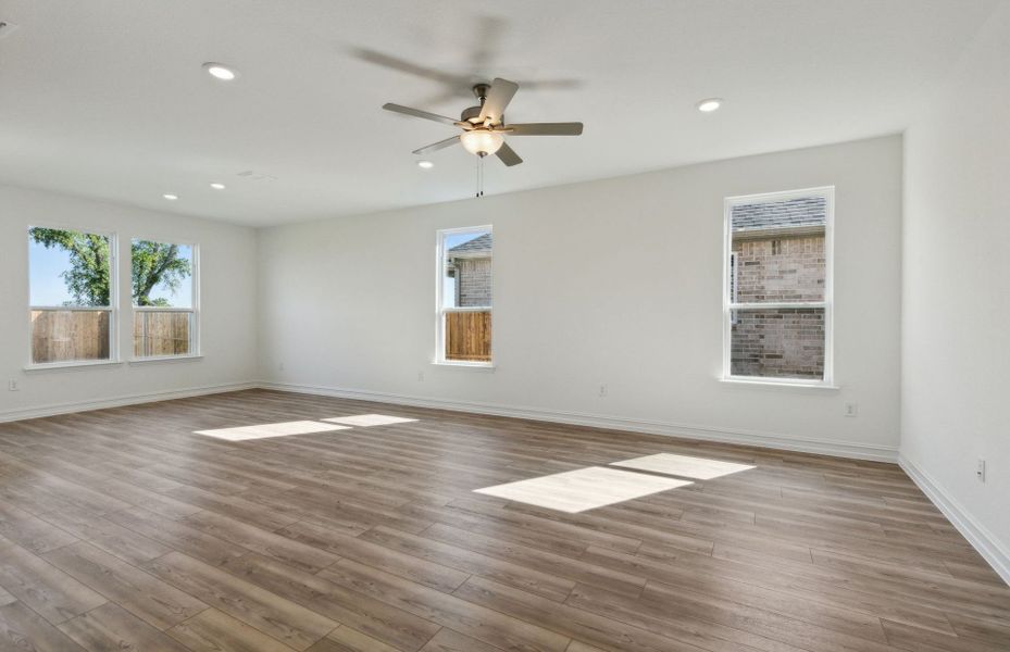 Representative unfurnished interior of a home built from the Orchard by Pulte Homes in Sonoma Verde, Rockwall (Image 12).