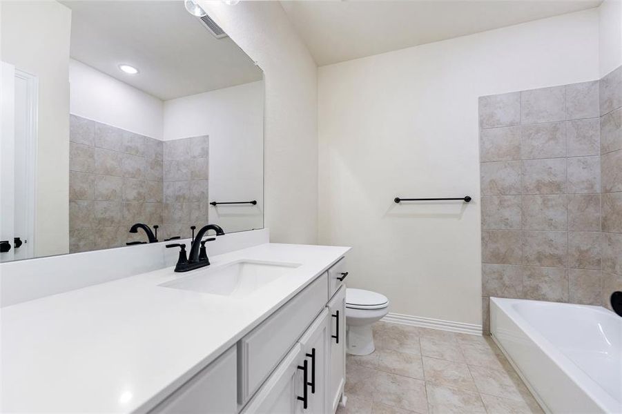 Furnished interior view inside a new home in Morningstar, Aledo (Image 5). Furnished interior view inside a new home in Morningstar, Aledo (Image 5).