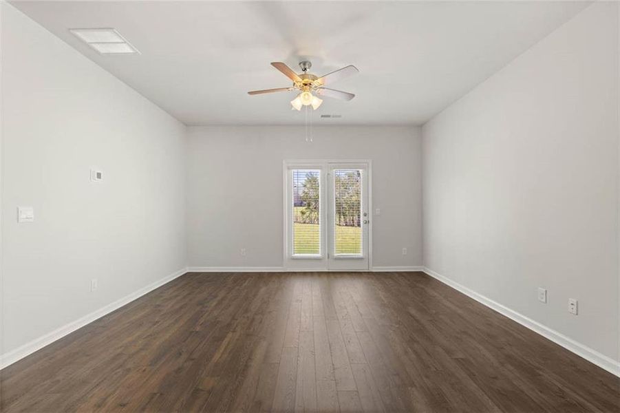 Spacious, unfurnished interior of a new home in Shoal Creek, Hampton (Image 5).