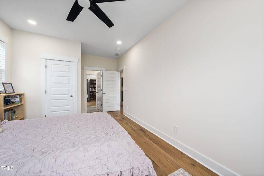 37-web-or-mls-225 Holding Dairy-293