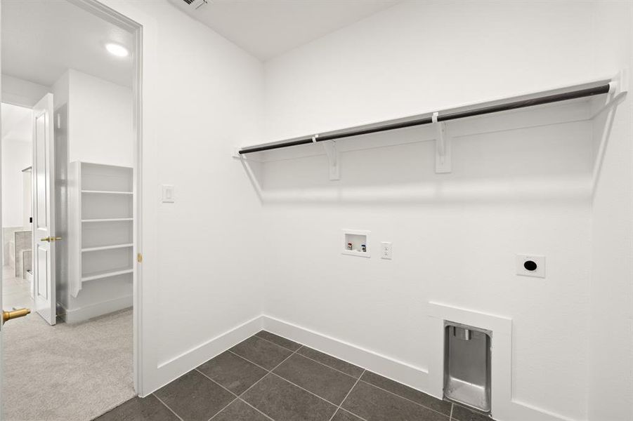 1729 Nesting Robin- Utility-1