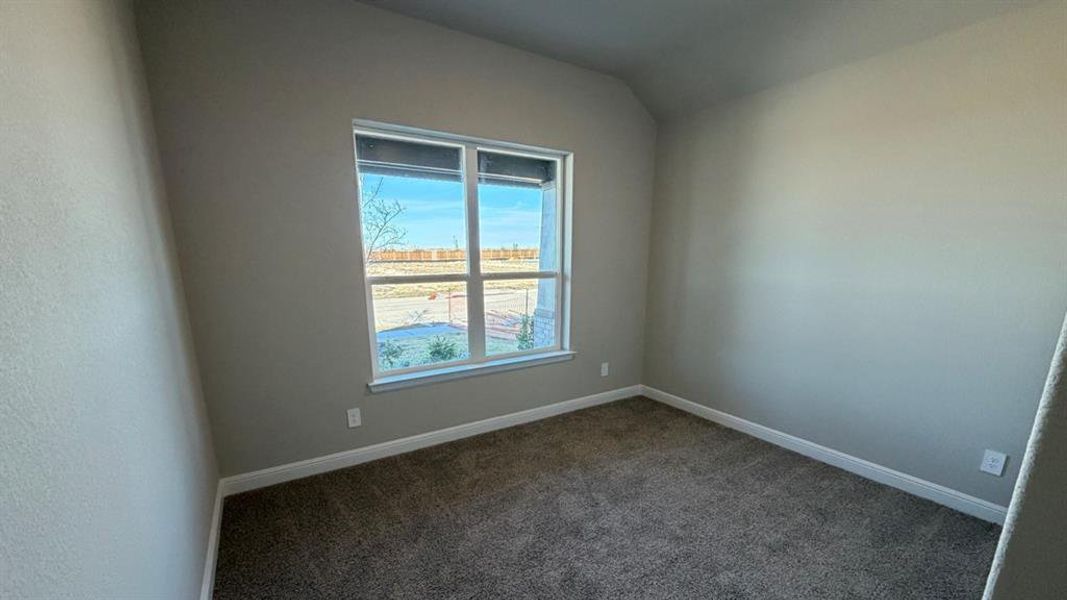 Spacious, unfurnished interior of a new home in Rock Creek Ranch, Fort Worth (Image 14).