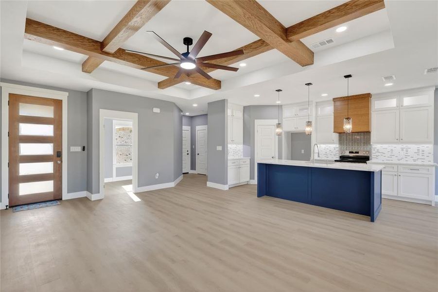 Spacious, unfurnished interior of a new home in , Gun Barrel City (Image 23).