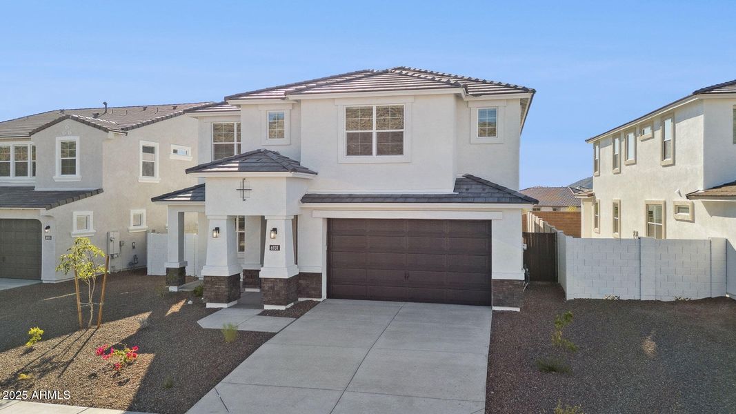 3985_Phoenician_Lot 2081_Aloravita_Peori 3985_Phoenician_Lot 2081_Aloravita_Peori