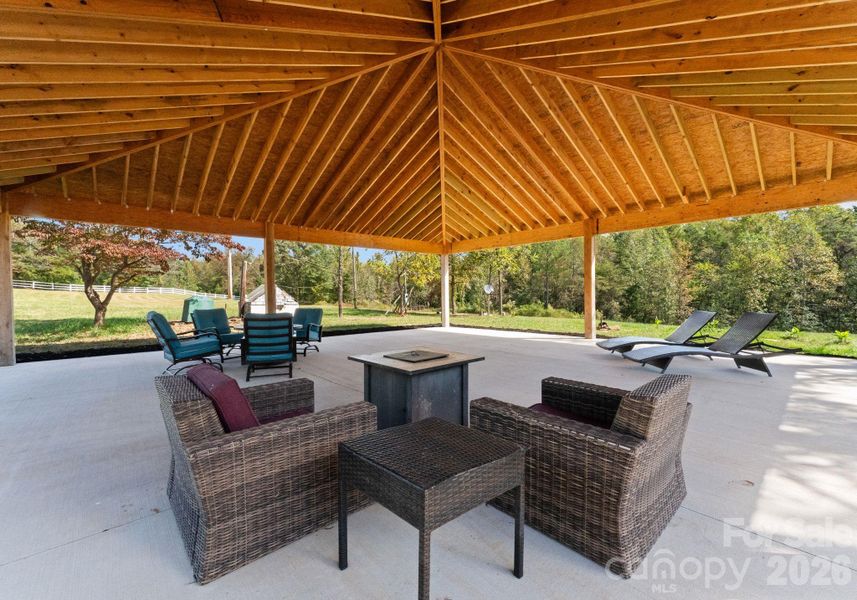 Community amenities in , Statesville (Image 37).